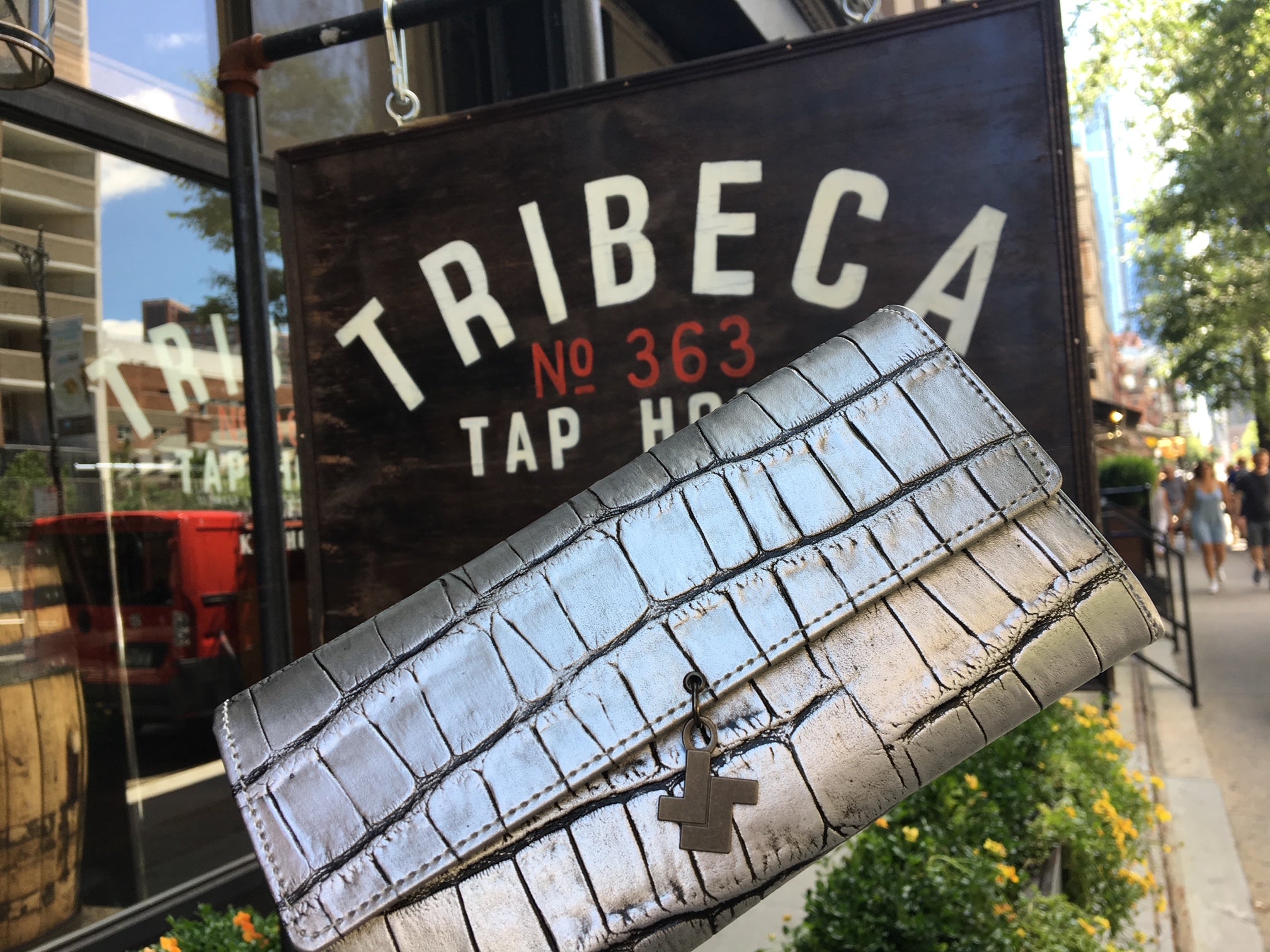 TRIBECA ニューヨークの街並みをイメージしたコレクション革製品 
