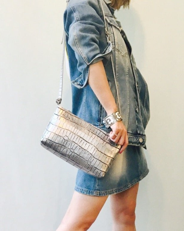 JETSETTER TRIBECA 携帯ショルダー バッグ財布牛革日本製