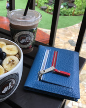 画像をギャラリービューアに読み込む, 787. 本革製パスポートケース